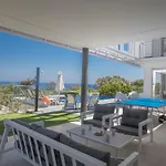 Feriehus Ferienvilla Chloe Mit Terrasse Und Garten By Interhome