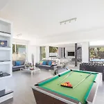 Ferienvilla Chloe Mit Terrasse Und Garten By Interhome Σπίτι διακοπών *