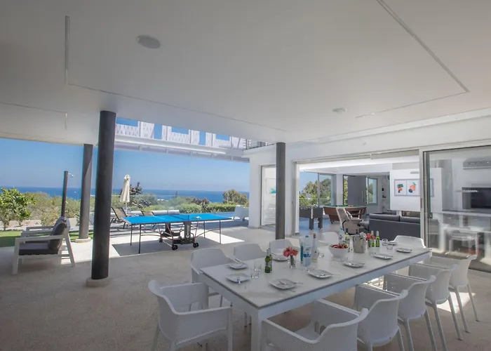 Ferienvilla Chloe Mit Terrasse Und Garten By Interhome 別荘