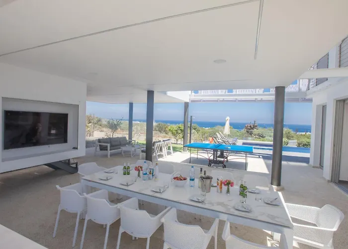 Ferienvilla Chloe Mit Terrasse Und Garten By Interhome 別荘 プロタラス