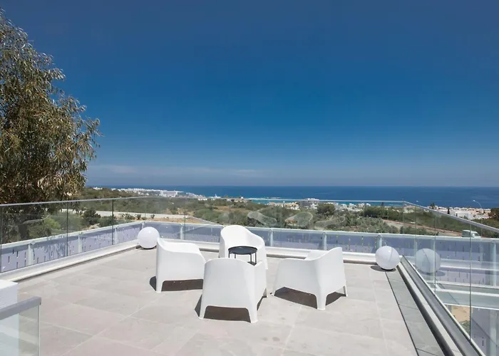 Ferienvilla Chloe Mit Terrasse Und Garten By Interhome * プロタラス