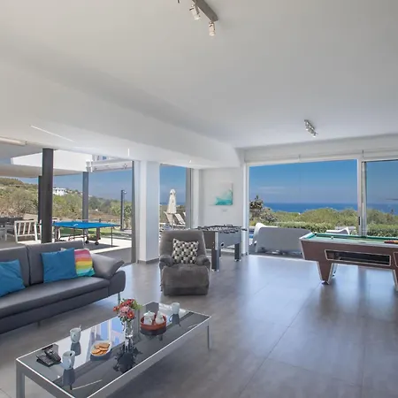 Feriehus Ferienvilla Chloe Mit Terrasse Und Garten By Interhome