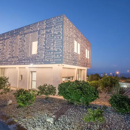 Ferienvilla Chloe Mit Terrasse Und Garten By Interhome Feriehus Protaras