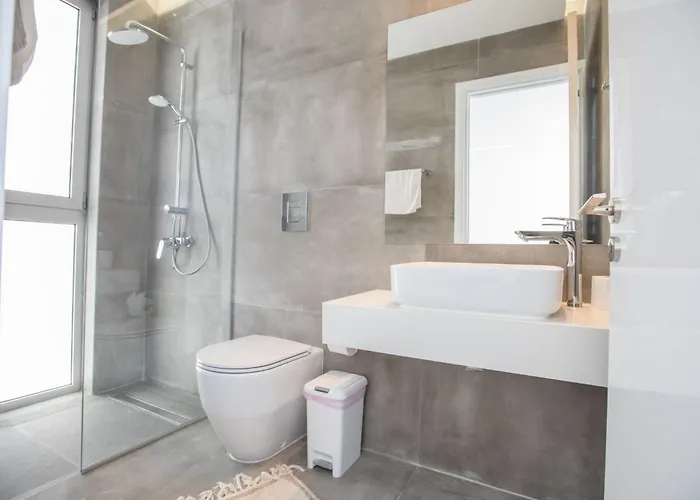 Ferienvilla Chloe Mit Terrasse Und Garten By Interhome Protaras