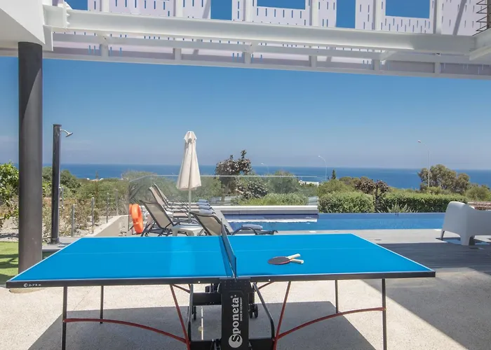 Feriehus Ferienvilla Chloe Mit Terrasse Und Garten By Interhome *