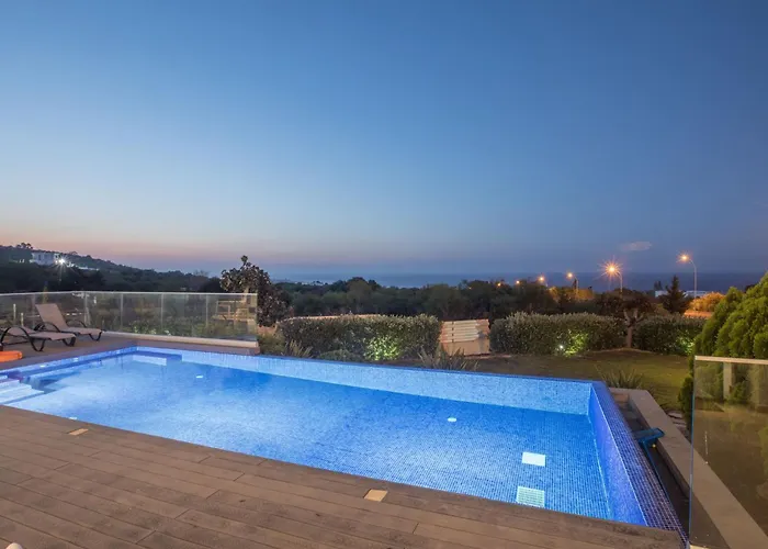 Feriehus Ferienvilla Chloe Mit Terrasse Und Garten By Interhome *