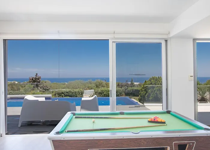 Ferienvilla Chloe Mit Terrasse Und Garten By Interhome